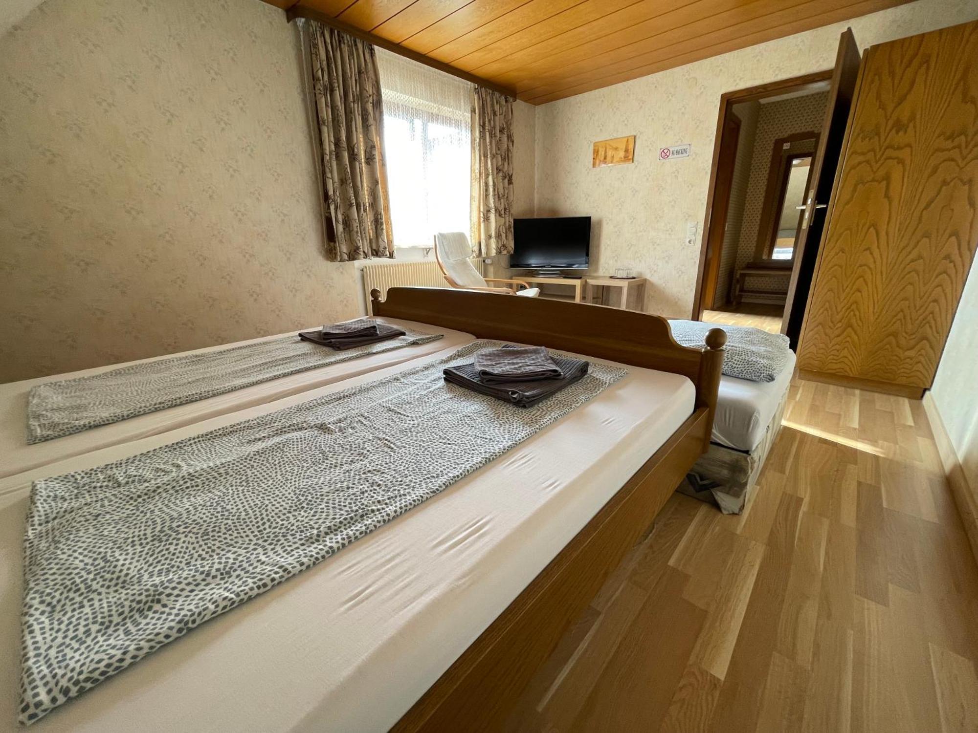Beny Hotel Restaurant Hertingen Zewnętrze zdjęcie