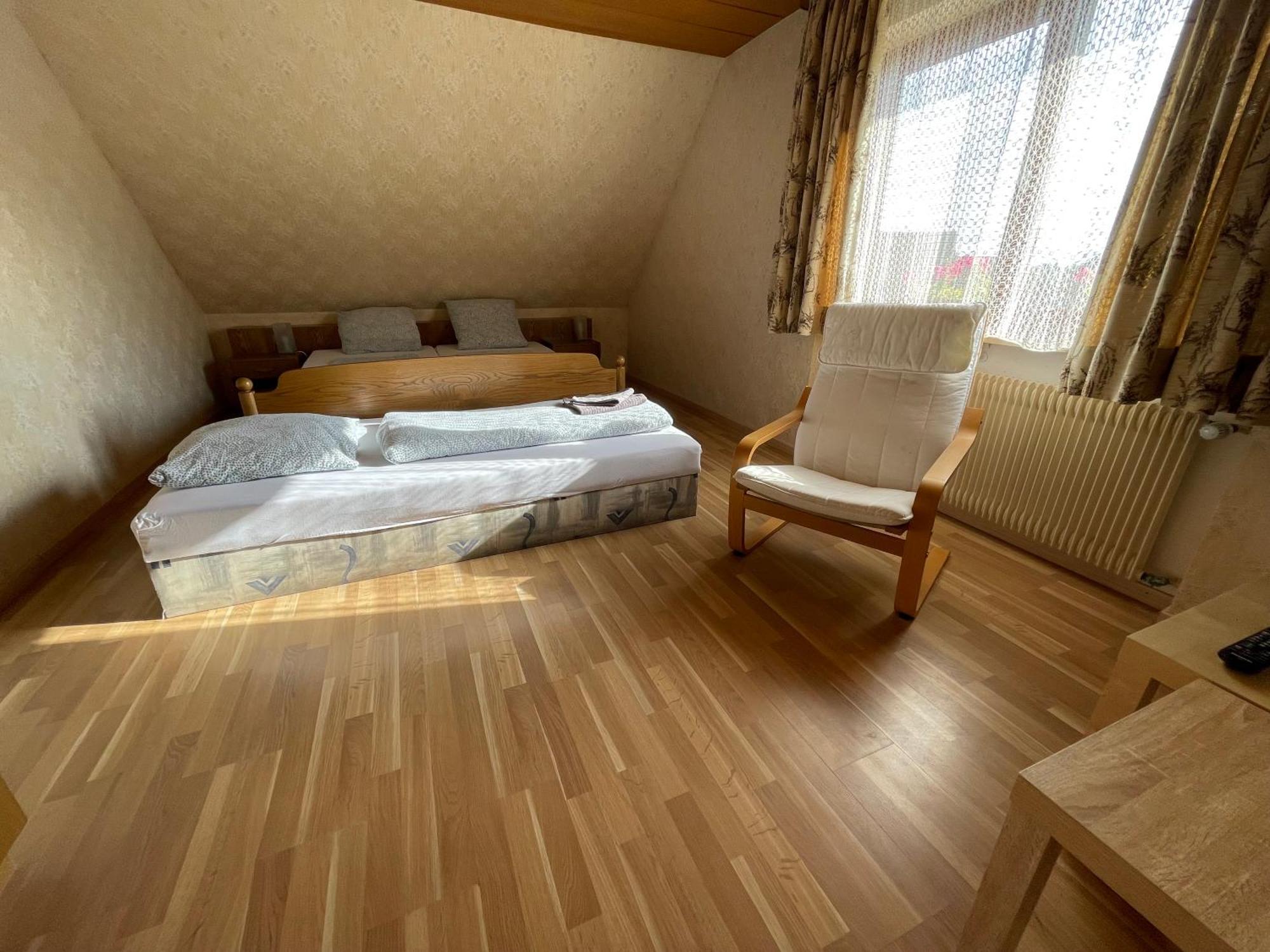 Beny Hotel Restaurant Hertingen Zewnętrze zdjęcie