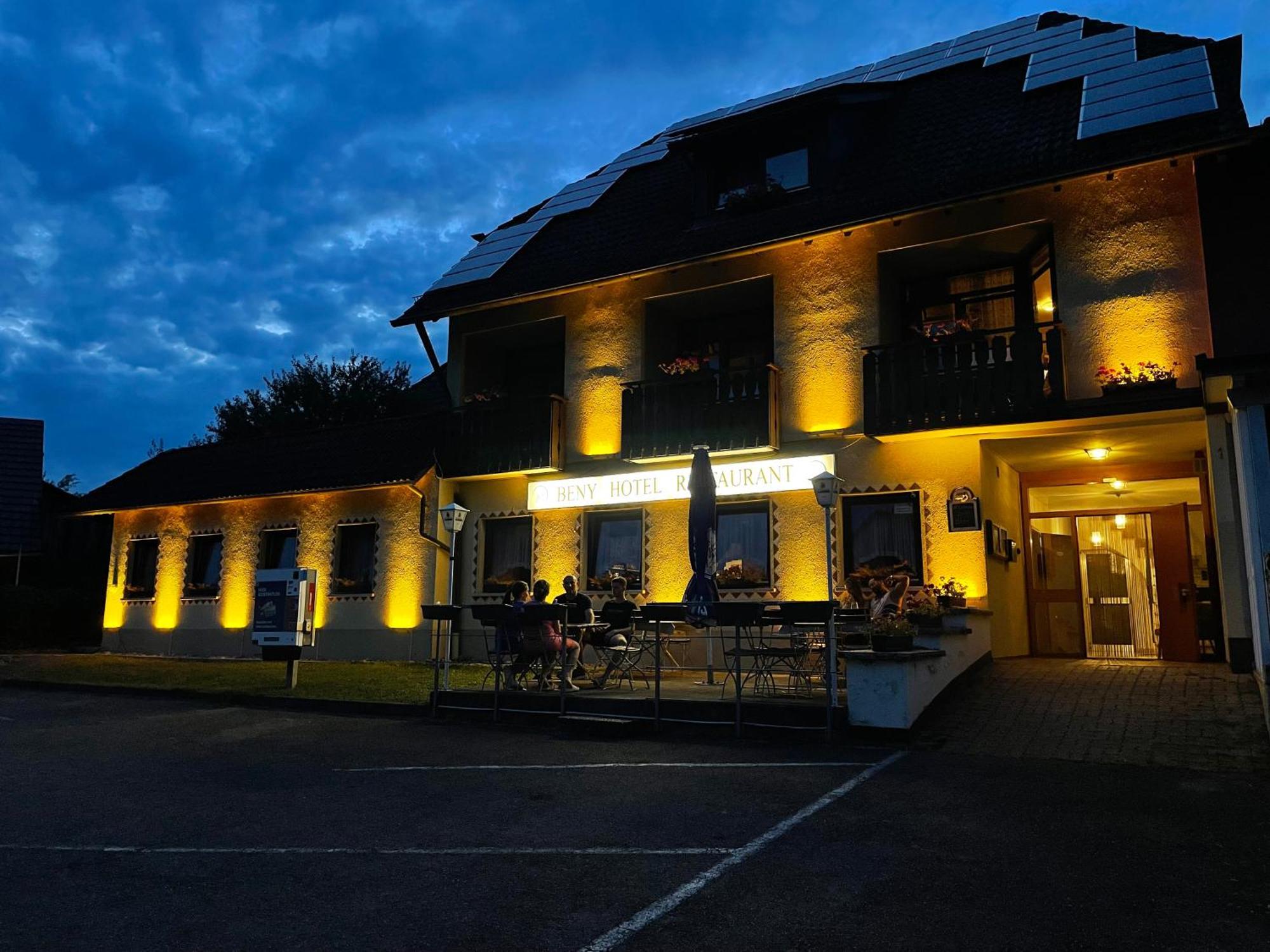 Beny Hotel Restaurant Hertingen Zewnętrze zdjęcie