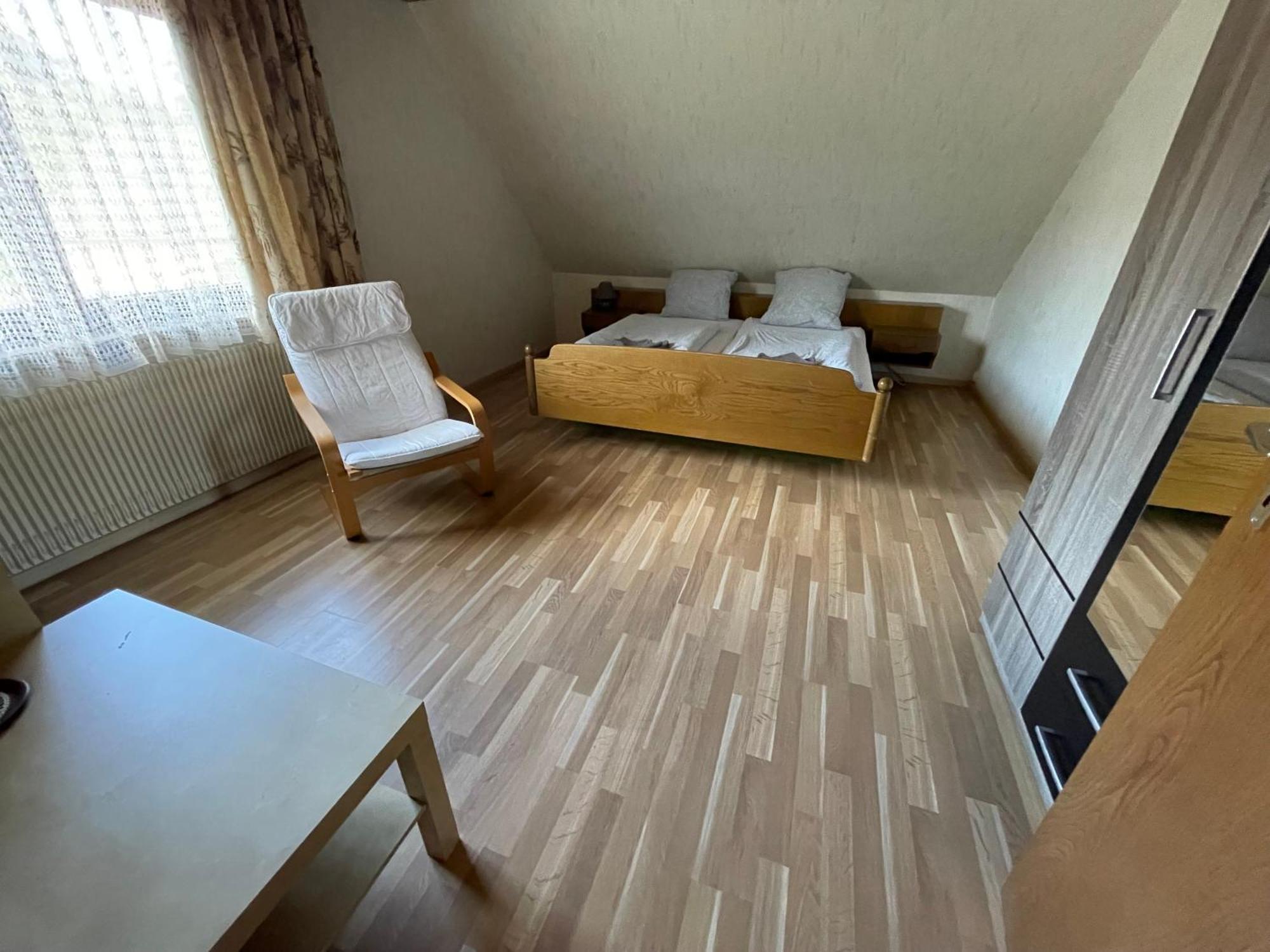 Beny Hotel Restaurant Hertingen Zewnętrze zdjęcie
