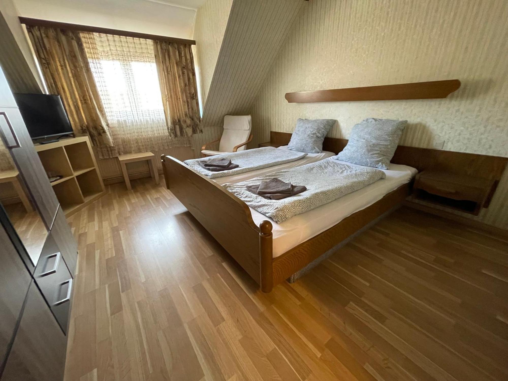 Beny Hotel Restaurant Hertingen Zewnętrze zdjęcie