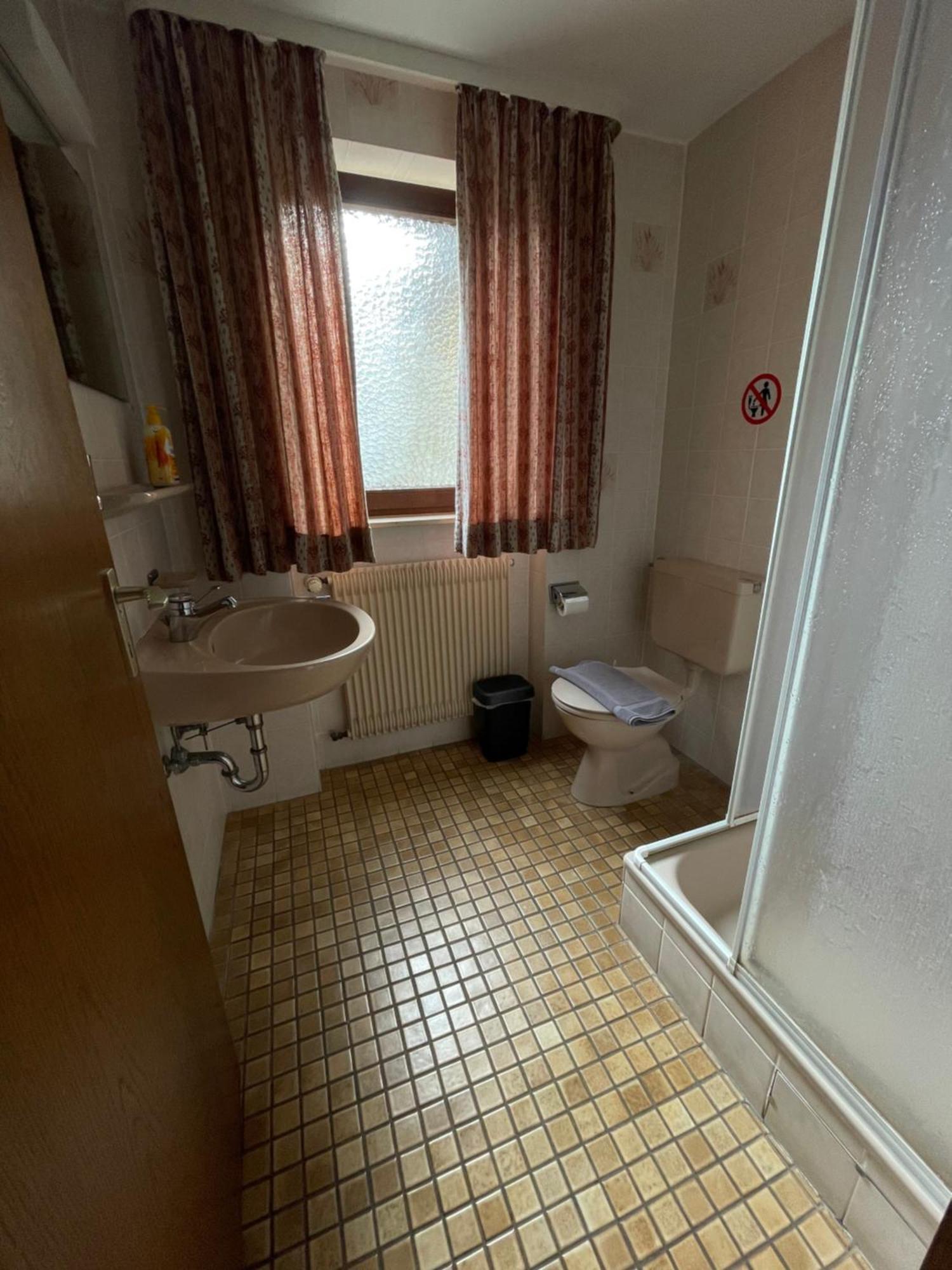 Beny Hotel Restaurant Hertingen Zewnętrze zdjęcie