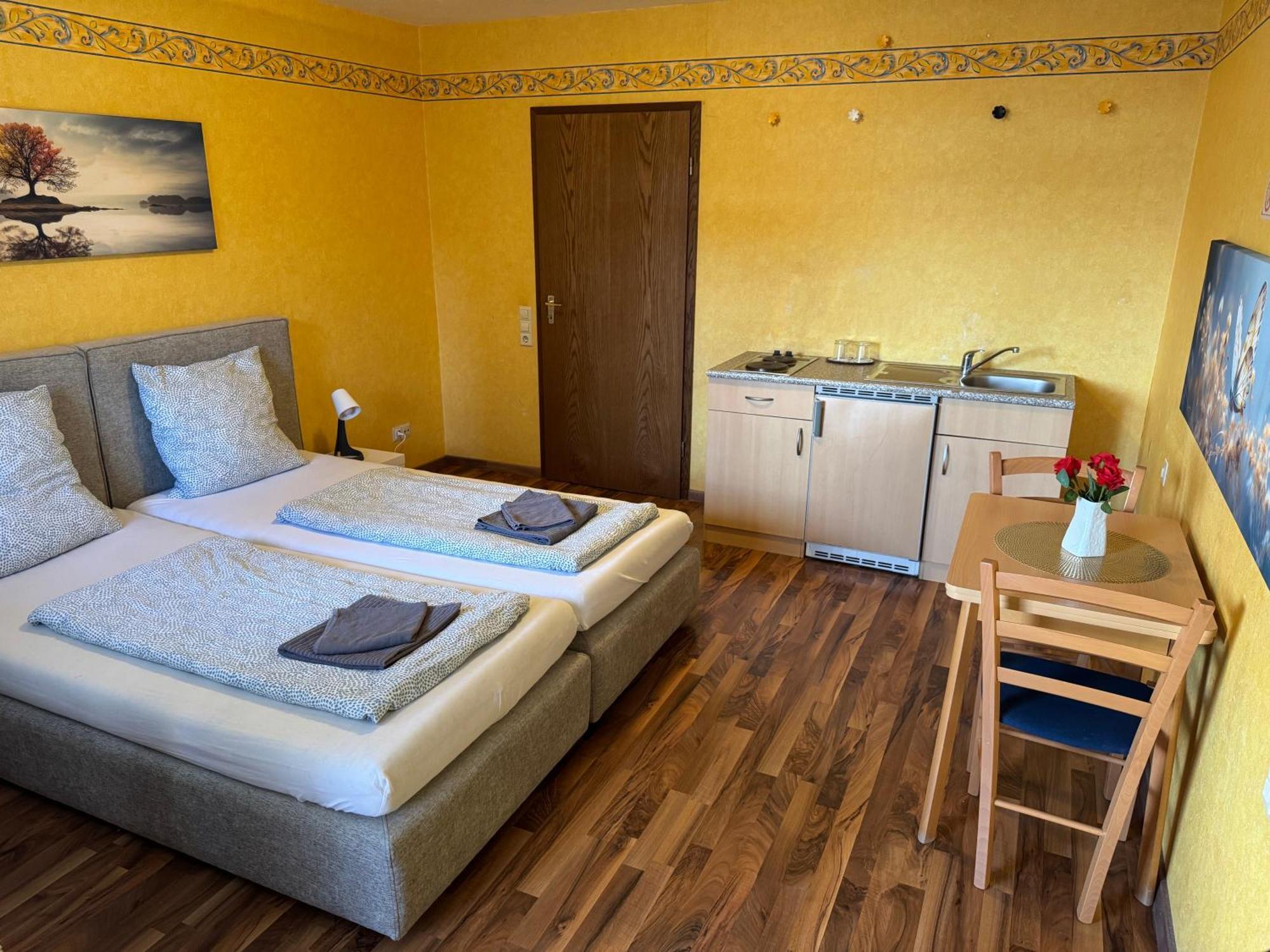 Beny Hotel Restaurant Hertingen Zewnętrze zdjęcie